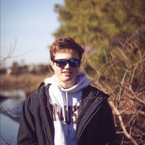 Meet your Posher, Hunter